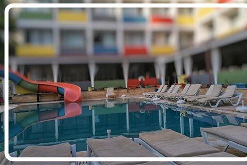 מהמוטלר Viva Beach Hotel מראה חיצוני תמונה